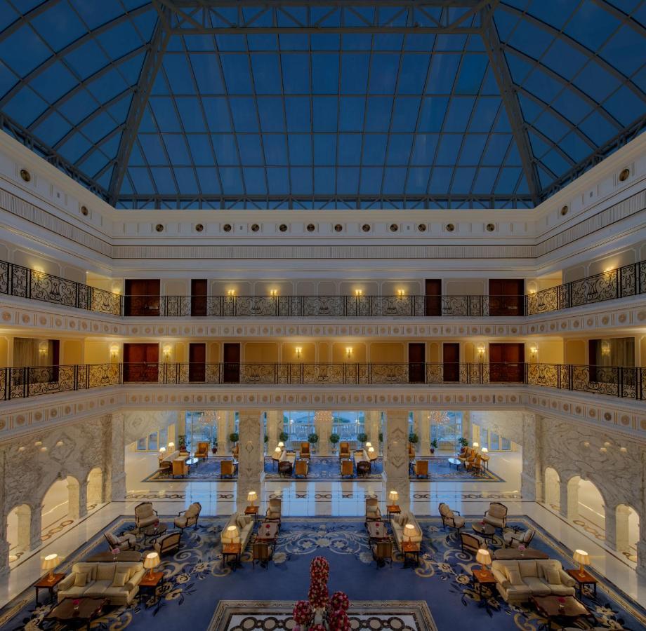 The Regency Hotel Kuwait Kuwait City Exterior foto The interior of the hotel