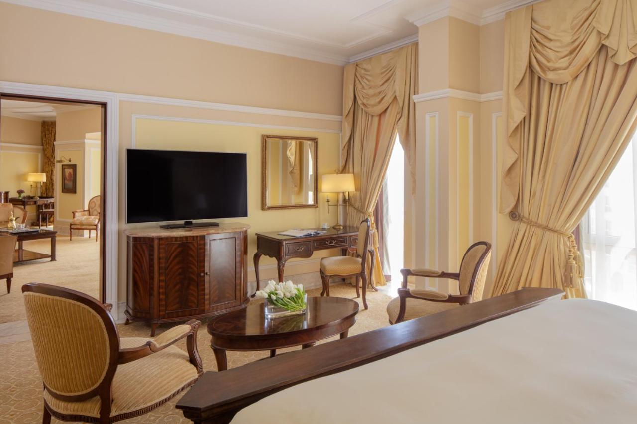 The Regency Hotel Kuwait Kuwait City Exterior foto Suite at the hotel