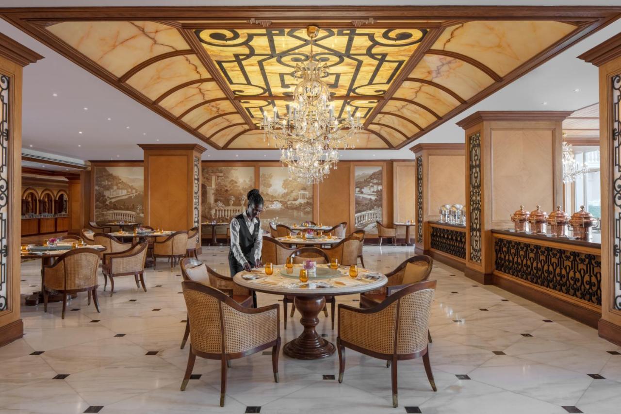 The Regency Hotel Kuwait Kuwait City Exterior foto The restaurant