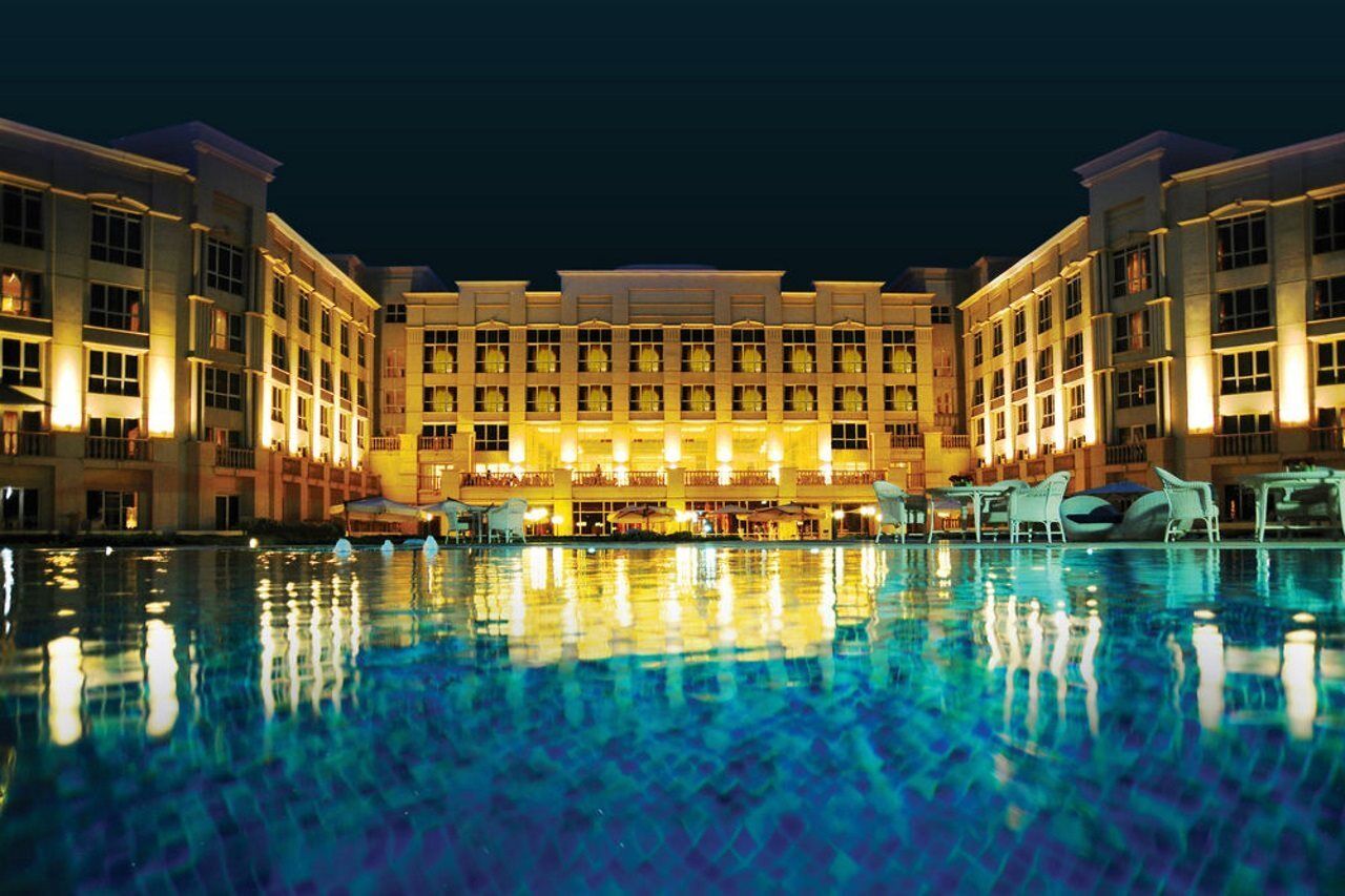 The Regency Hotel Kuwait Kuwait City Exterior foto The Royal